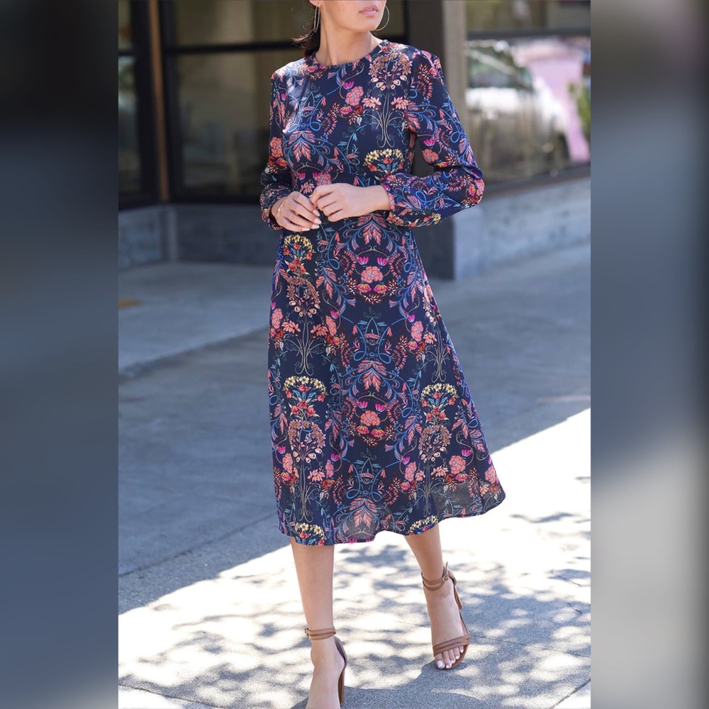 Lulu’s navy blue floral print dress
